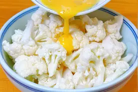 花菜不要炒着吃了，教你一个神仙吃饭，加3个鸡蛋，比炸酥肉好吃
