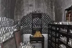 为什么古代辨别银子，都要用牙咬一咬？视频封面