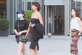 街拍：摘口罩的周末又遇高温，三里屯美女爆棚，个性时尚真漂亮视频封面
