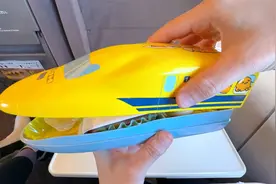 日本高铁上都有什么饭？一份76块，炸鸡香肠全有，玩具餐盒超可爱