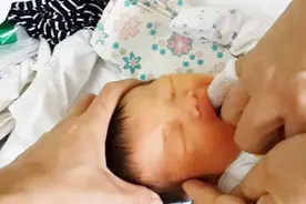 在家示范如何给新生儿清洁口腔，太实用了，新手妈妈必看视频封面