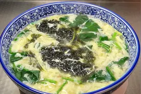 鸡蛋汤怎么做好喝无腥味？大厨教你技巧，蛋花漂亮汤鲜美，太香了