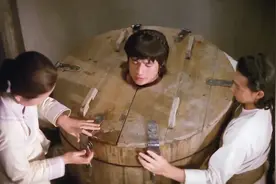 小伙决定替父亲报仇，狠心修炼铜皮铁骨，每天泡药酒终身不近女色视频封面