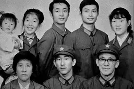 满门忠烈！刘斌司令全家上前线，长子牺牲幺儿上，幺儿牺牲女婿上视频封面