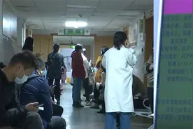 女子一日三餐吃外卖，突发恶心呕吐，医生：胰腺炎不能延误治疗视频封面