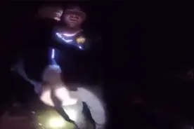 救援现场曝光!龙卷风横扫美国,2婴儿同浴缸一起被吹走后奇迹生还视频封面