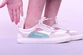 鞋子里的鞋垫总往鞋外跑，鞋店老板教我绝招，鞋垫不再跑偏，实用视频封面