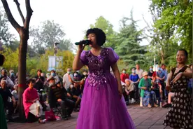 韵味十足！郑州电子鼓手女中音赵慧深情演唱《美丽的草原我的家》视频封面