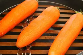 把胡萝卜放锅了蒸一蒸，居然这么好吃，当菜又当饭，润肠又减脂