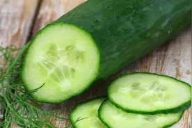 爱熬夜的人要多吃这十大保肝食物，预防肝炎的出现视频封面