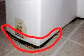 玻璃胶发黑，擦不掉怎么办？保洁阿姨教你一招，轻松简单特干净！视频封面