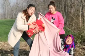 喜剧接生第一集：后娘肚子疼要生，村妹给后娘接生，过程太搞笑了视频封面