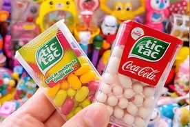 姐姐吃糖果，蜜桃味和橙子味，味道很香甜视频封面