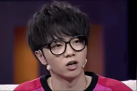 华晨宇谈父亲集锦，父亲太忙用物质弥补陪伴：我从小就不缺钱！视频封面