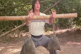小伙遭人追杀被老乞丐相救 不料乞丐顶尖高手 传洪家十二桥手绝学视频封面