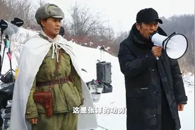 张译一个字喊哭张艺谋！演军人太有气势，网友共情直呼被整破防视频封面