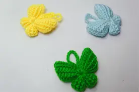 教你钩织一款可爱的小蝴蝶挂件，立体好看的小蝴蝶钥匙扣视频封面