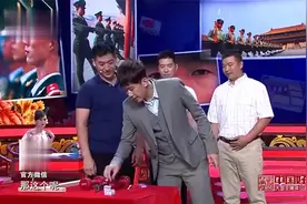 综艺：国旗护卫队现场展示日常训练，头放碗踢正步，让人肃然起敬