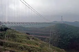号称亚洲第一玻璃桥，全长639米，位于草原天路新西线尚义县段上视频封面