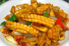 特色菜“酱爆鱿鱼”，鲜嫩爽口，非常好吃，下酒更下饭！视频封面