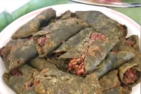 甘肃民勤特色油饼卷粽子，软糯香甜满满一锅，全家老少都爱吃