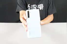 realme X2体验方舟生存进化，看看骁龙730G表现如何视频封面