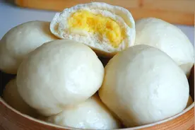 早餐奶黄包，1碗面粉2鸡蛋就能做，奶香味十足，小孩吃它最营养视频封面