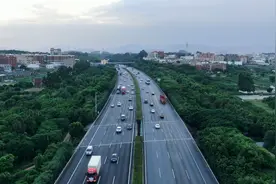 10月8日沈海高速，会堵车吗？航拍带你看看返程高峰期真实的情况视频封面