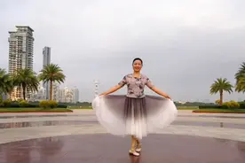优雅抒情广场舞《最美爱河》我的家乡有一条河，一条爱情的河