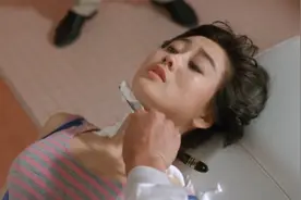 老虎出更：坏蛋把美女绑住，竟然要给美女剃胡子，美女害怕了视频封面