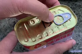 开罐头拉环不好打开？教你一招，简单实用不伤手