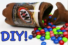 喝剩的啤酒瓶不要扔，教你自制“酒瓶巧克力”，保证比啤酒更美味视频封面