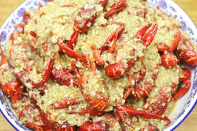 蒜蓉小龙虾的正确做法，熬制蒜蓉有技巧，蒜香味浓，虾肉紧实入味视频封面