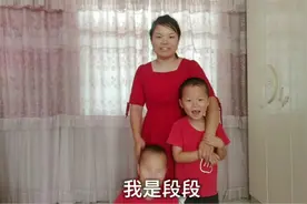 浩浩跟吉吉相差三岁，他俩体重究竟相差多少？段段直呼后来者居上视频封面