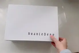花一百多块钱买的真皮小白鞋，舒服又百搭，性价比还不错哦！视频封面