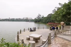 游览位于广西贵港市的；东湖公园，广西最大的内陆湖公园视频封面