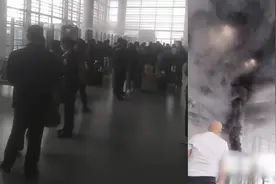 刚刚！南京禄口机场候机厅突发火灾,浓烟笼罩天花板,旅客淡定候机视频封面