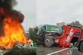 青海京藏高速多车连撞，大货车头撞毁，小车烧成火球1人被困身亡视频封面