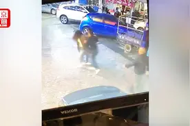 男子酒后袭胸过路女子 遭反抗后暴打对方被刑拘视频封面