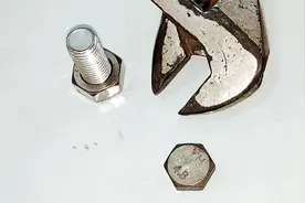 不用扳手不用钳子，怎么拆螺丝？很简单，有经验的水电工都这样干视频封面