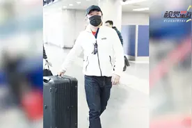 黄渤两个女儿罕见曝光  颜值超高遗传妈妈好基因视频封面