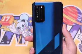 荣耀X10跑分测试：搭载麒麟820处理器，这配置能跑多少分呢？视频封面