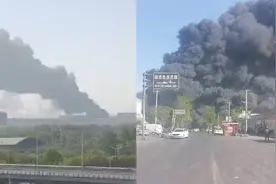 晋中榆次一泡沫厂起火 现场黑烟滚滚十几公里外清晰可见视频封面