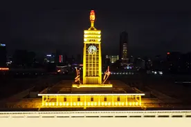 长沙火车站修缮后，灯光一亮也太美了，整点响起了东方红