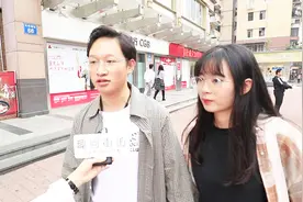 为什么有些人发朋友圈会屏蔽父母？路人真实回答，原因其实很简单视频封面