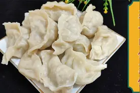82岁老太太做茄子肉馅烫面蒸饺，口感丰富滋味浓厚，荤素结合好吃