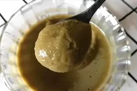 炎炎夏日来一杯冰镇绿豆沙消暑，在家自己做简单一招豆沙满满