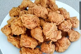 鱼鳞状脆皮炸鸡块 外酥里嫩 裹粉是关键 凉了不回软 可当零食吃