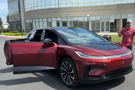 零百2.39秒 1050马力 国外博主试驾法拉第未来FF91视频封面