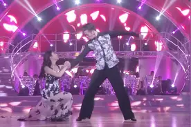 刘羽琦唯美伦巴惊艳全场，淡妆长裙演绎别样美，评委打出高分！视频封面